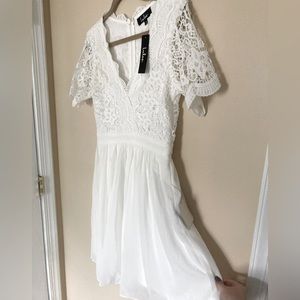 Lulu’s White Lace Skater Dress, size Medium, brand new & never worn!